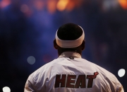 开云在线直播-桑巴军团凿穿阿尔卑斯防线，莱万一锤定音诠释关键先生本色