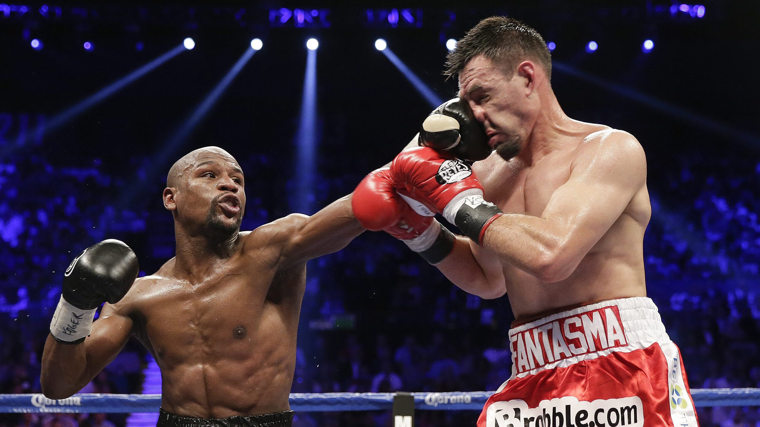 年度焦点之战之夜，斯通斯进攻端无人可挡